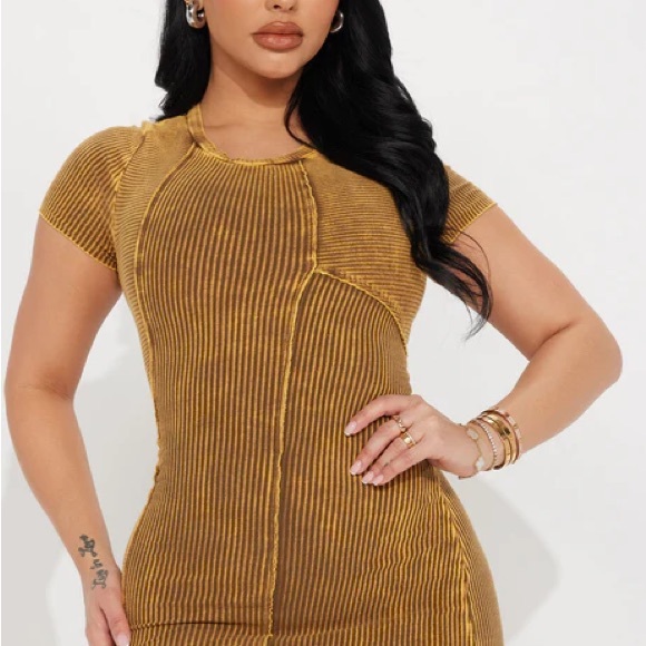 Aisha Midi Dress NWT - Picture 2 of 3